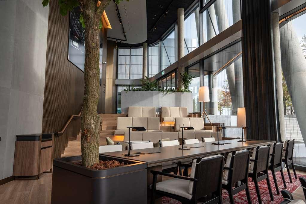Hotel Radisson Blu At Porsche Design Tower