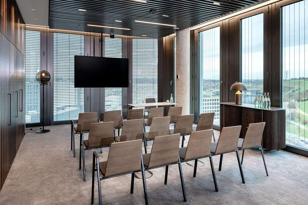 Radisson Blu At Porsche Design Tower Hotel *