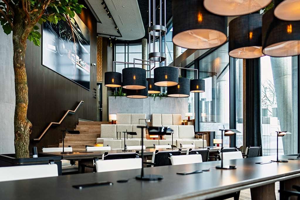 Radisson Blu At Porsche Design Tower