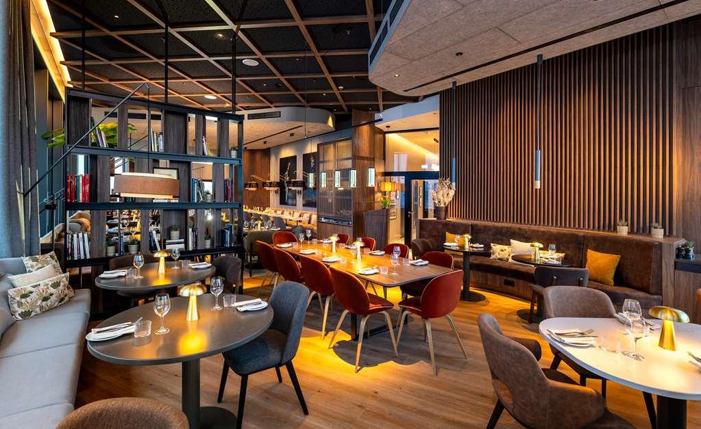Hotel Radisson Blu At Porsche Design Tower