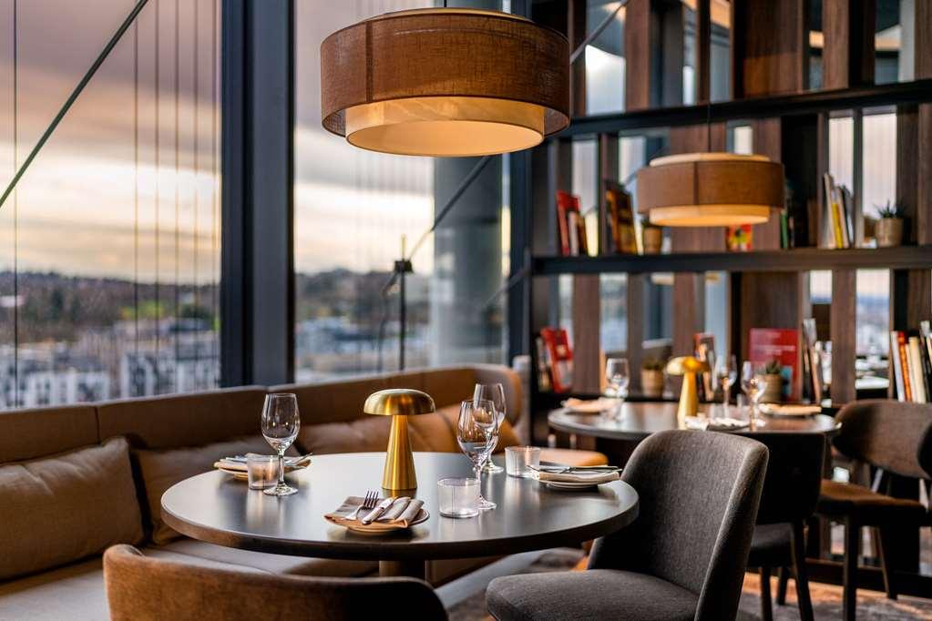 Radisson Blu At Porsche Design Tower