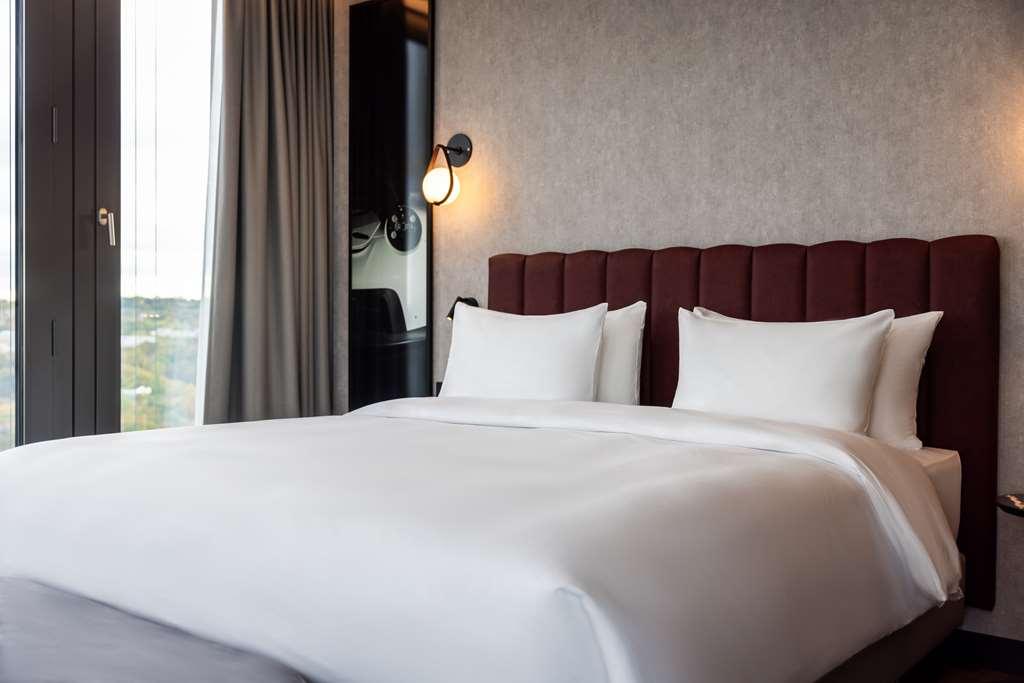 Radisson Blu At Porsche Design Tower Hotel Stuttgart