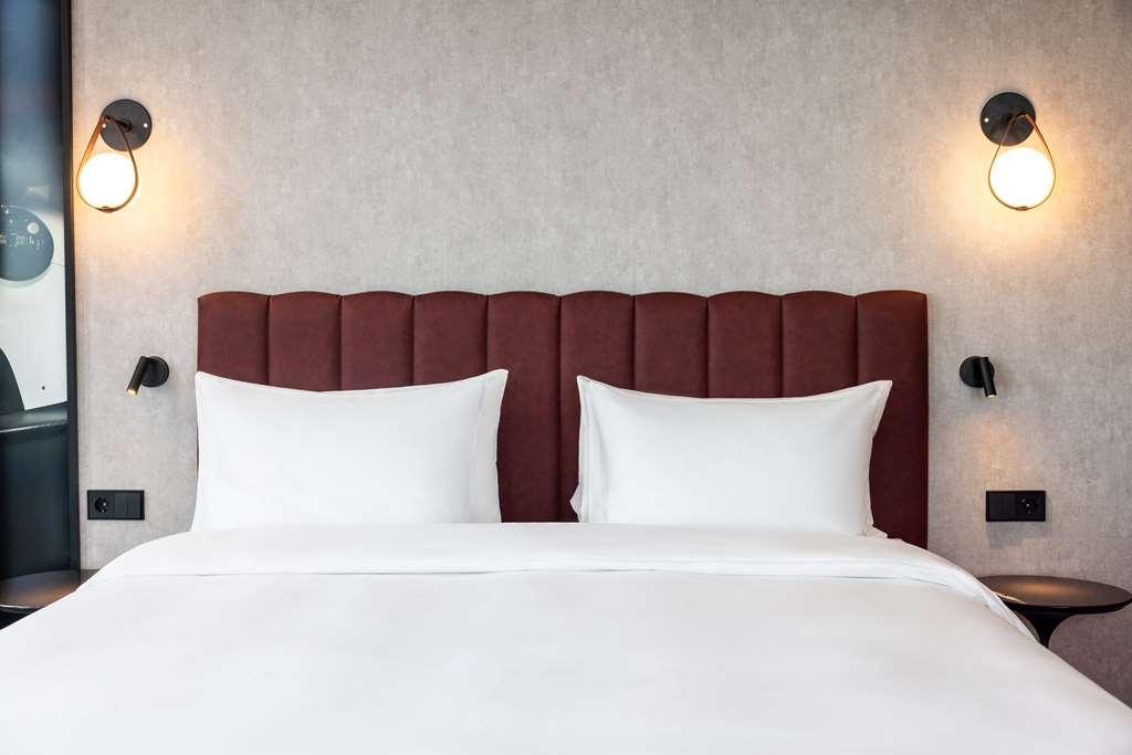 Hotel Radisson Blu At Porsche Design Tower *