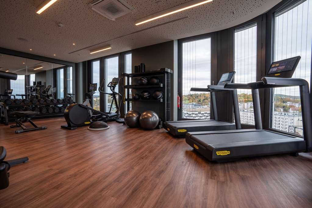 Radisson Blu At Porsche Design Tower Hotel