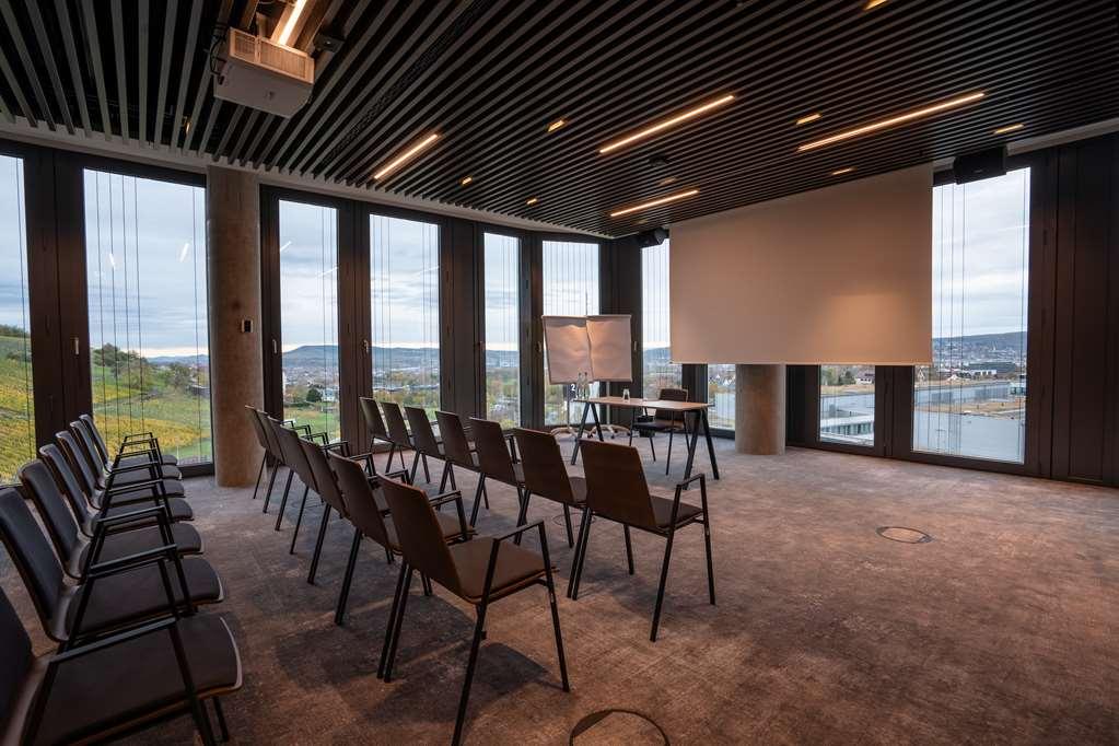 Radisson Blu At Porsche Design Tower Stuttgart