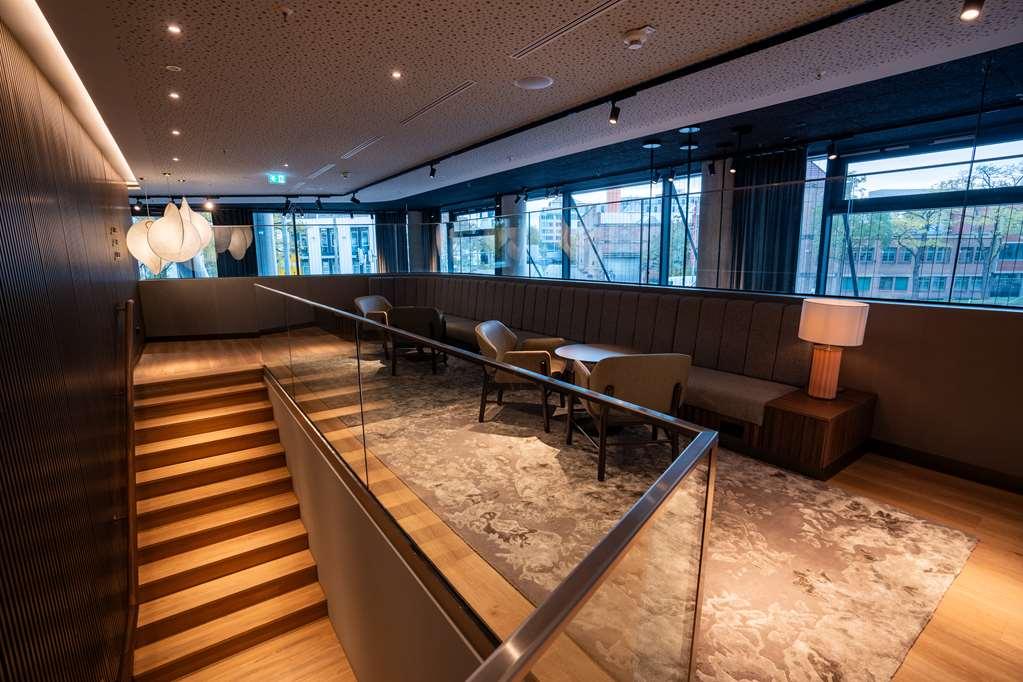 Radisson Blu At Porsche Design Tower