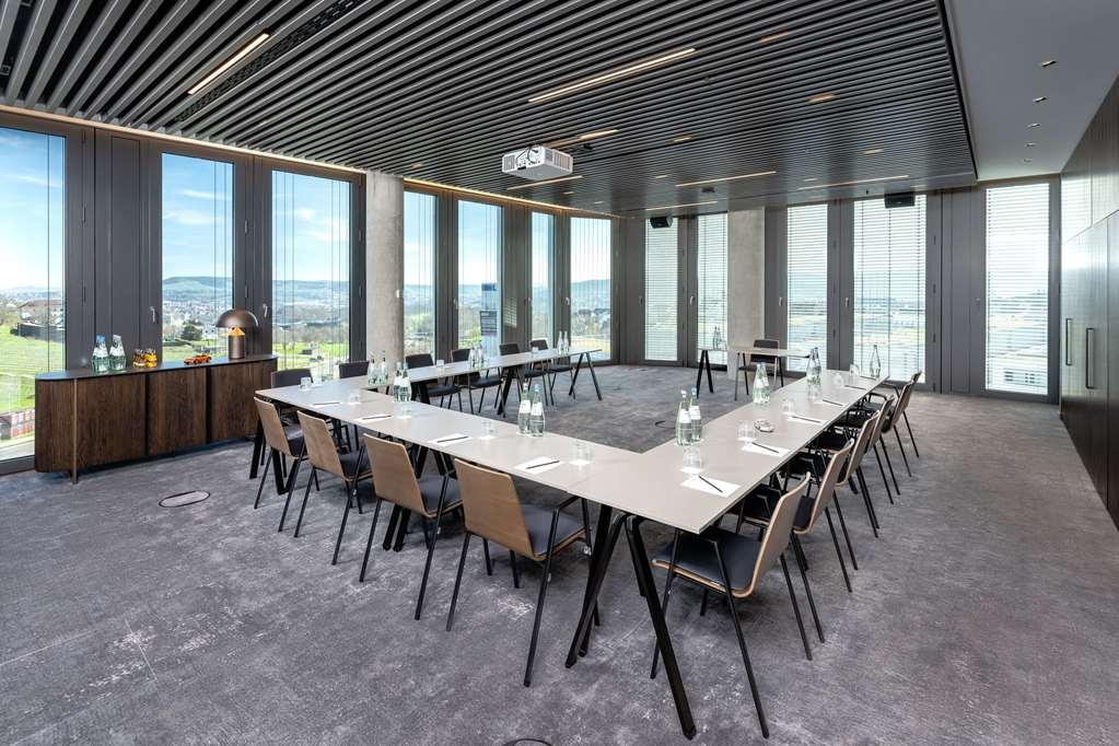 Radisson Blu At Porsche Design Tower Hotel
