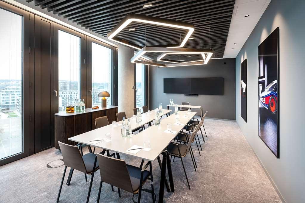 Radisson Blu At Porsche Design Tower