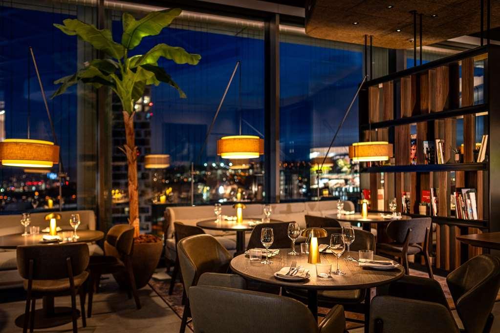 Hotel Radisson Blu At Porsche Design Tower Stuttgart