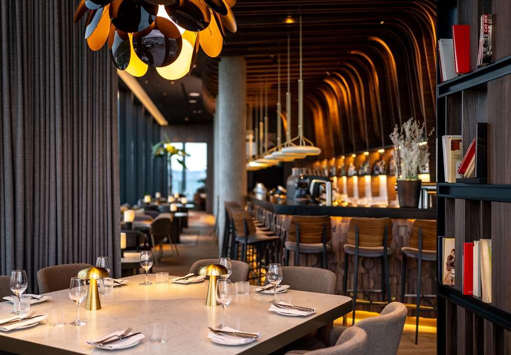 Radisson Blu At Porsche Design Tower * Stuttgart