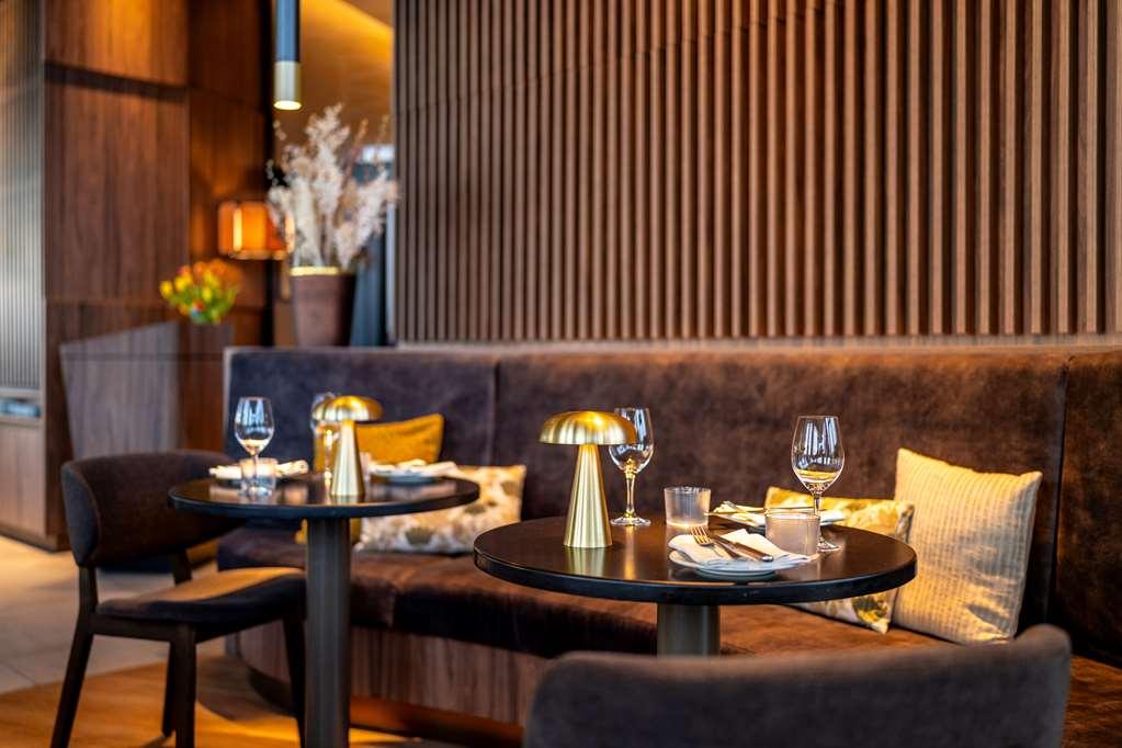 Hotel Radisson Blu At Porsche Design Tower *