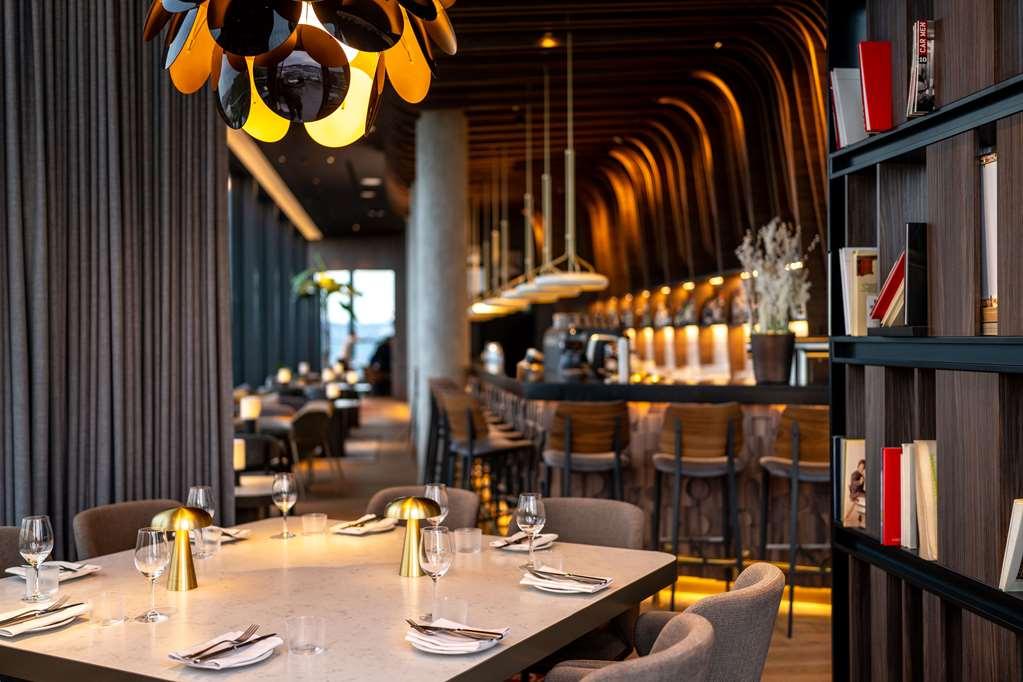 Hotel Radisson Blu At Porsche Design Tower Stuttgart